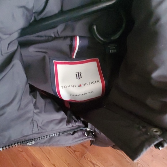 Tommy Hilfiger winter coat - Picture 2 of 2